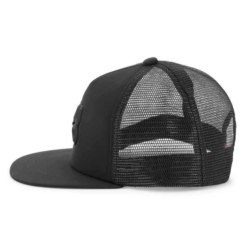 Bon&eacute; em dois materiais HUGO 
                        BOY