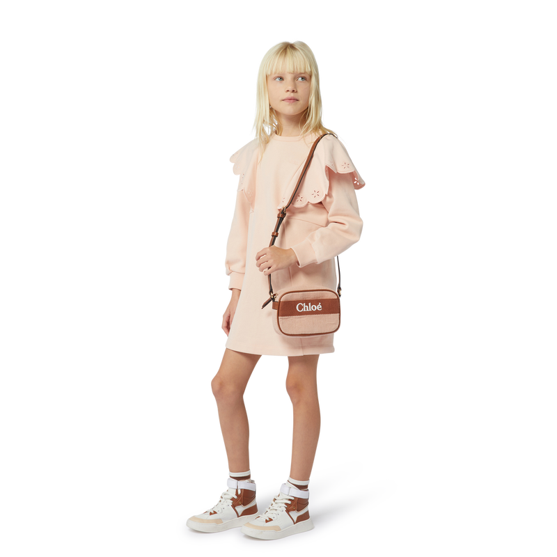 Vestido de moletão com folhos CHLOE 
                    GIRL