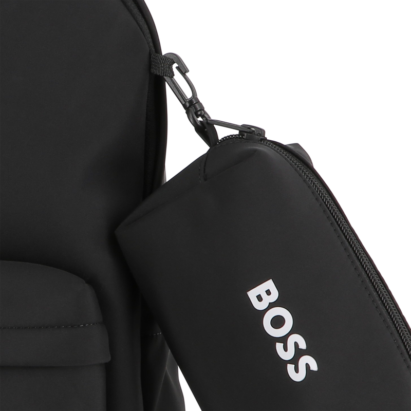 Mochila pequena fosca BOSS 
                        BOY