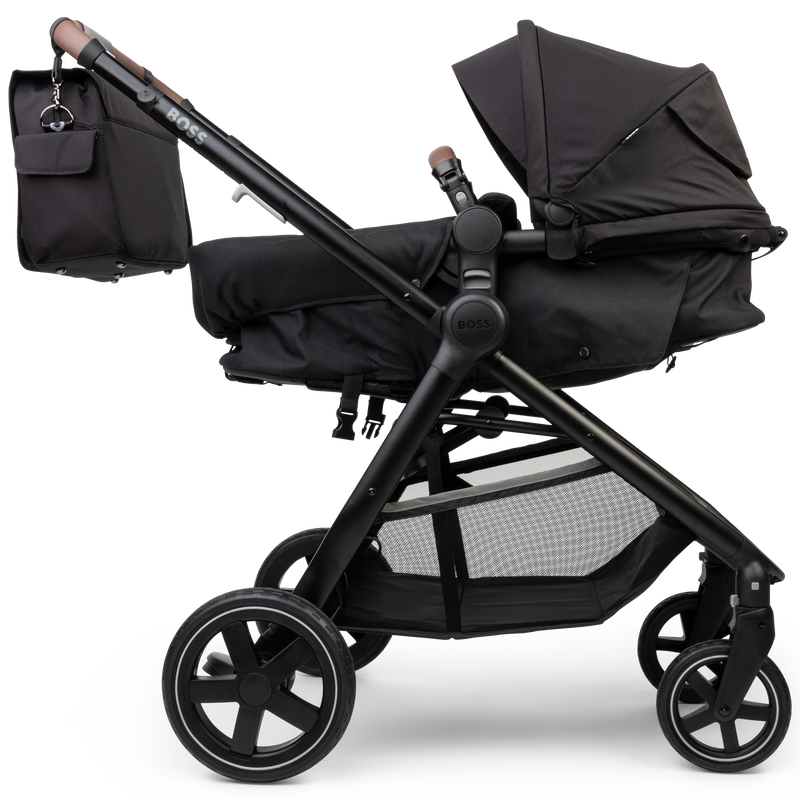Layered compact buggy BOSS 
                    UNISEX