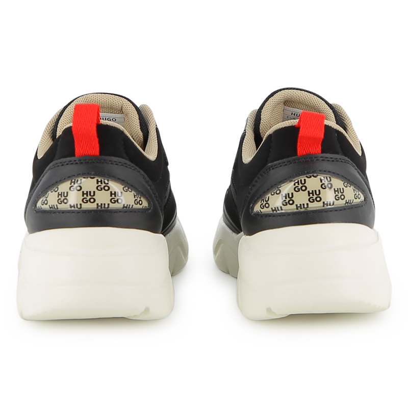 T&ecirc;nis com cadar&ccedil;o HUGO 
                        BOY