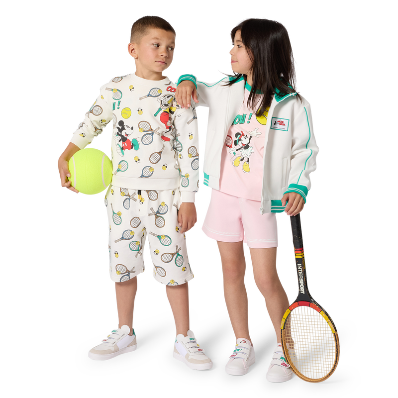 T&Eacute;NIS COM RISCAS DE GANCHO E LA&Ccedil;O MARC JACOBS 
                        GIRL