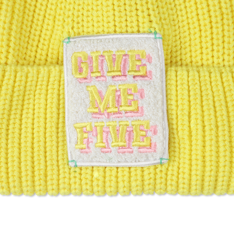 Chap&eacute;u com crach&aacute; bordado BILLIEBLUSH 
                        GIRL