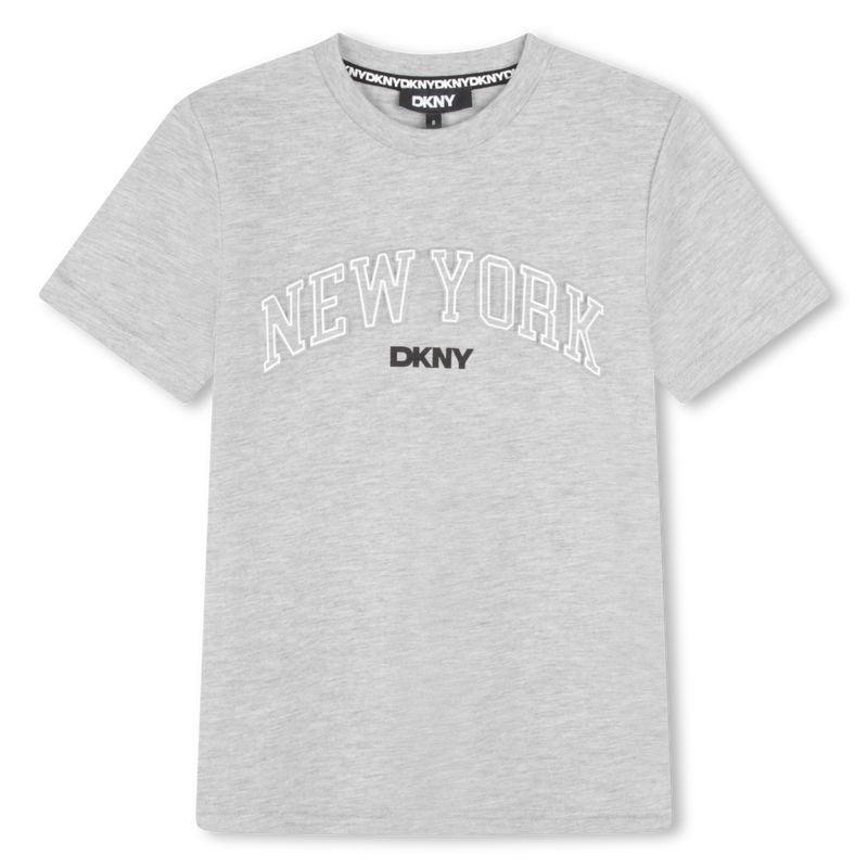 T-shirt de manga curta DKNY 
                        BOY