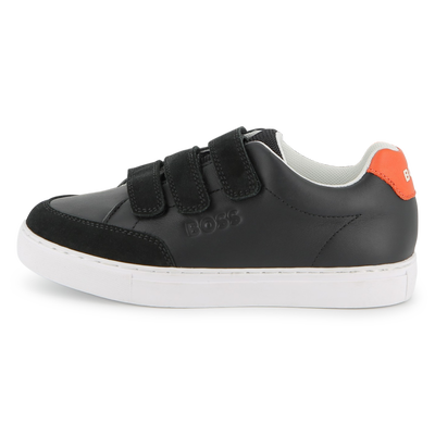 T&Eacute;NIS COM RISCAS DE GANCHO E LA&Ccedil;O BOSS BOY