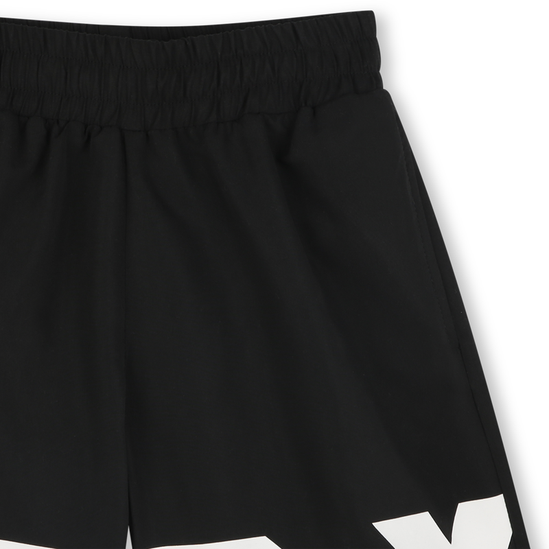 Cal&ccedil;&otilde;es de banho com bolsos DKNY 
                        MENINO