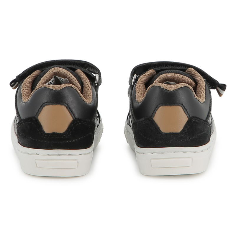 T&ecirc;nis com fecho de velcro BOSS 
                        BOY