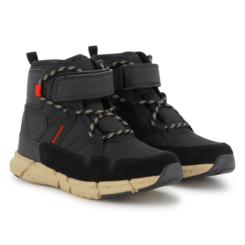 Botins com atacadores HUGO 
                        BOY