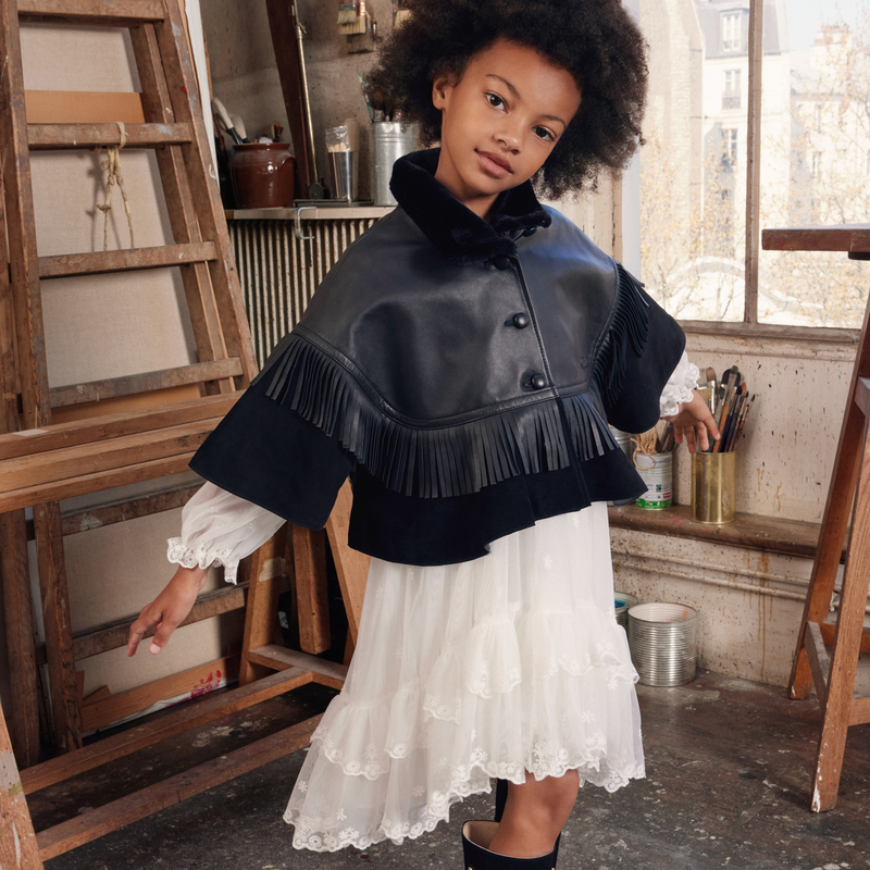 Vestido maxi com folhos e bordados CHLOE 
                        GIRL