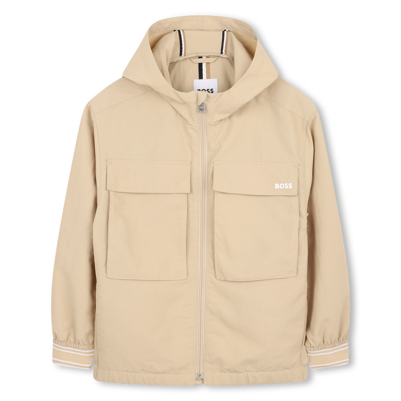 CORTA-VENTO COM CAPUZ BOSS 
                        BOY