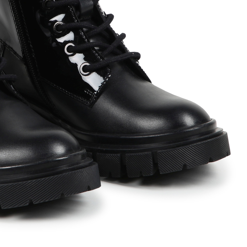 Botas de couro com fecho DKNY 
                        GIRL