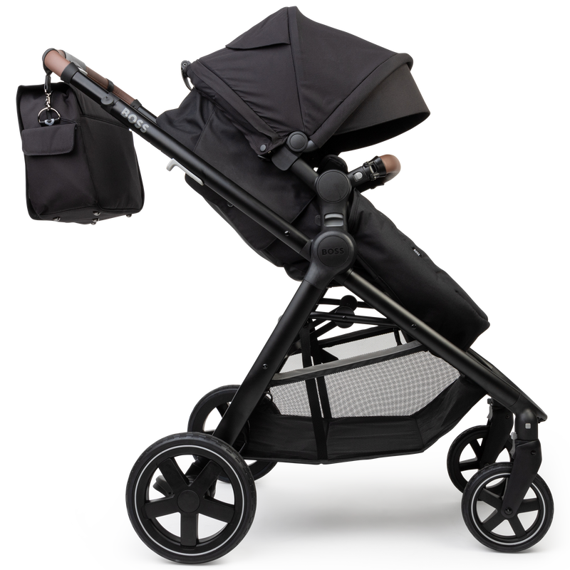 Layered compact buggy BOSS 
                    UNISEX