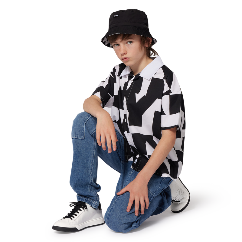 Sapatilhas em couro DKNY 
                    UNISEX