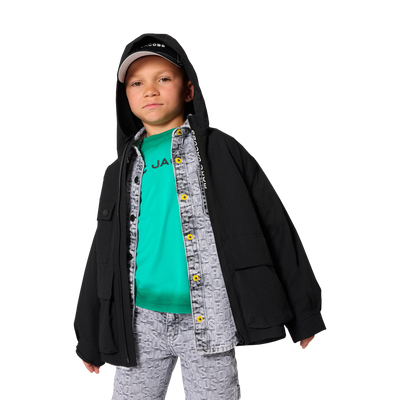 CORTA-VENTO COM CAPUZ MARC JACOBS BOY