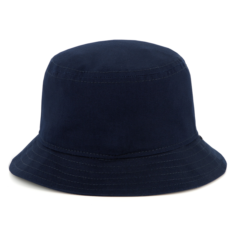 Chap&eacute;u tipo bob bordado BOSS 
                        BOY