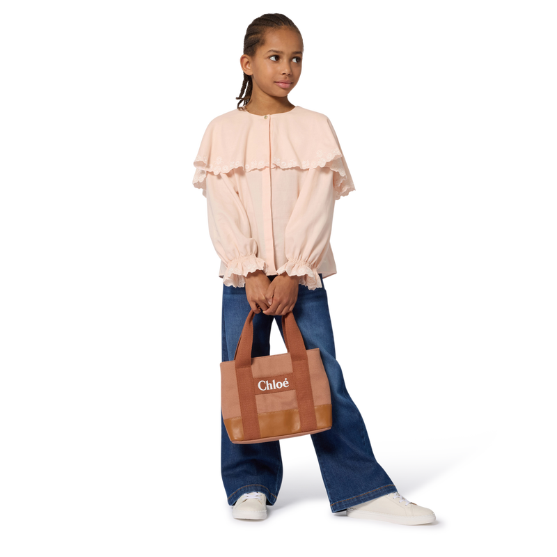 Blusa com bordado floral CHLOE 
                    GIRL