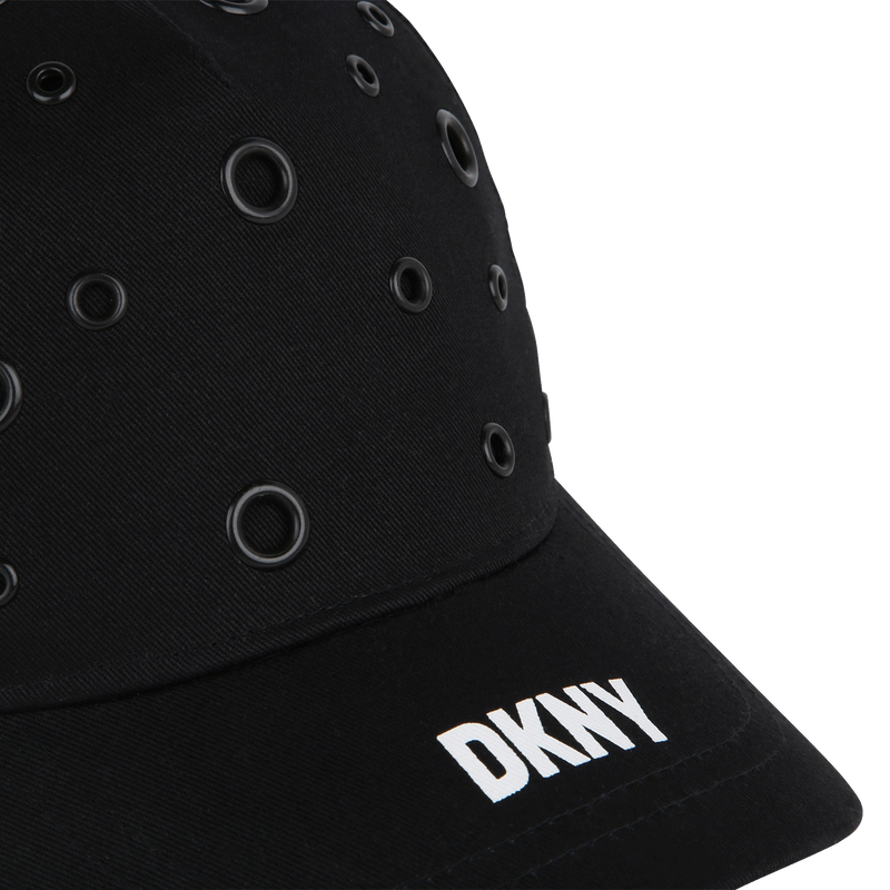 Boné com ilhós DKNY 
                    GIRL