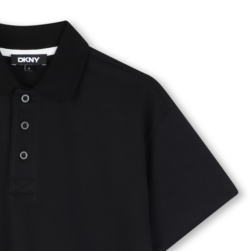 CAMISA POLO DE MANGA CURTA DKNY 
                        BOY