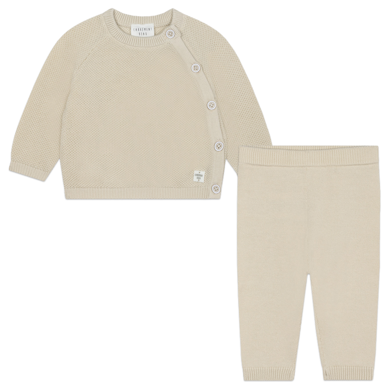 Camisola e calças em malha
