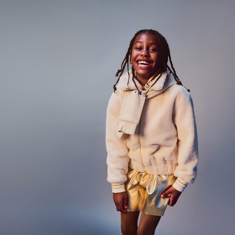 Shorts falsos dourados BOSS 
                        GIRL