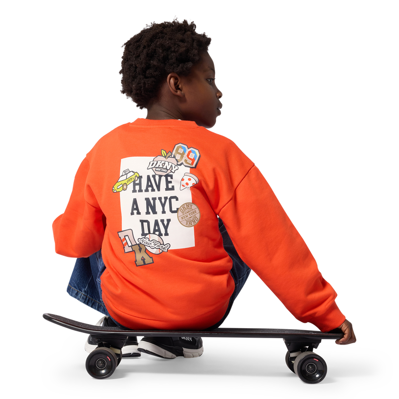 Su&eacute;ter DKNY 
                        BOY
