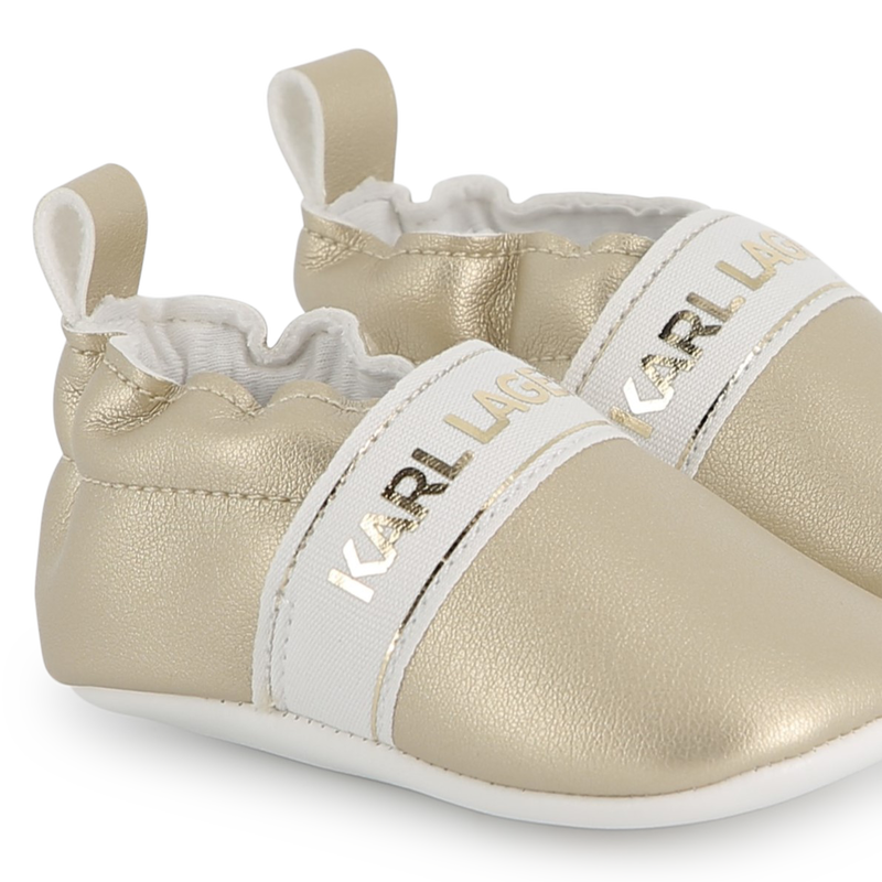Chinelos em tecido revestido KARL LAGERFELD KIDS 
                    GIRL