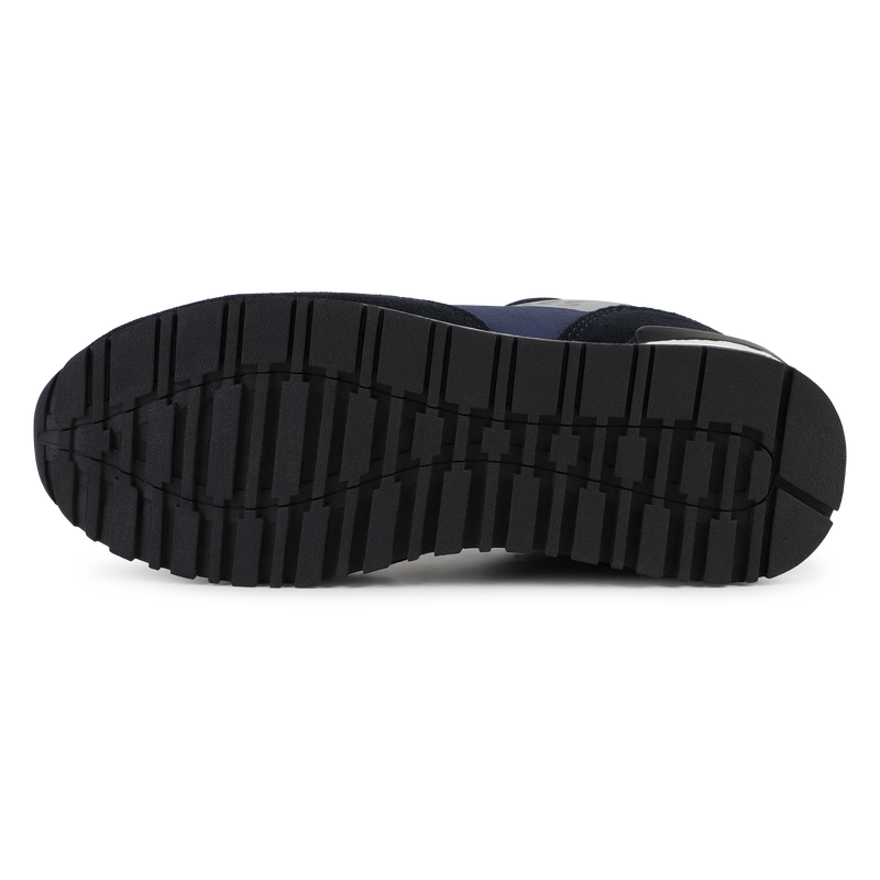 Sapatilhas atacadores e pele BOSS 
                        BOY