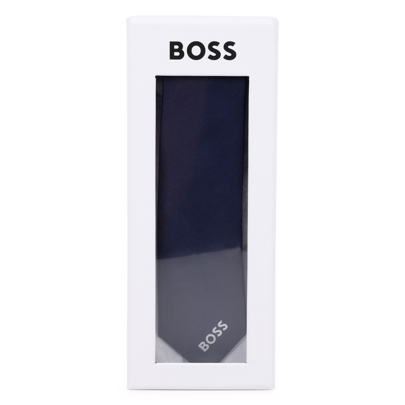 CERIM&Oacute;NIA DE GRAVATA BOSS 
                        BOY