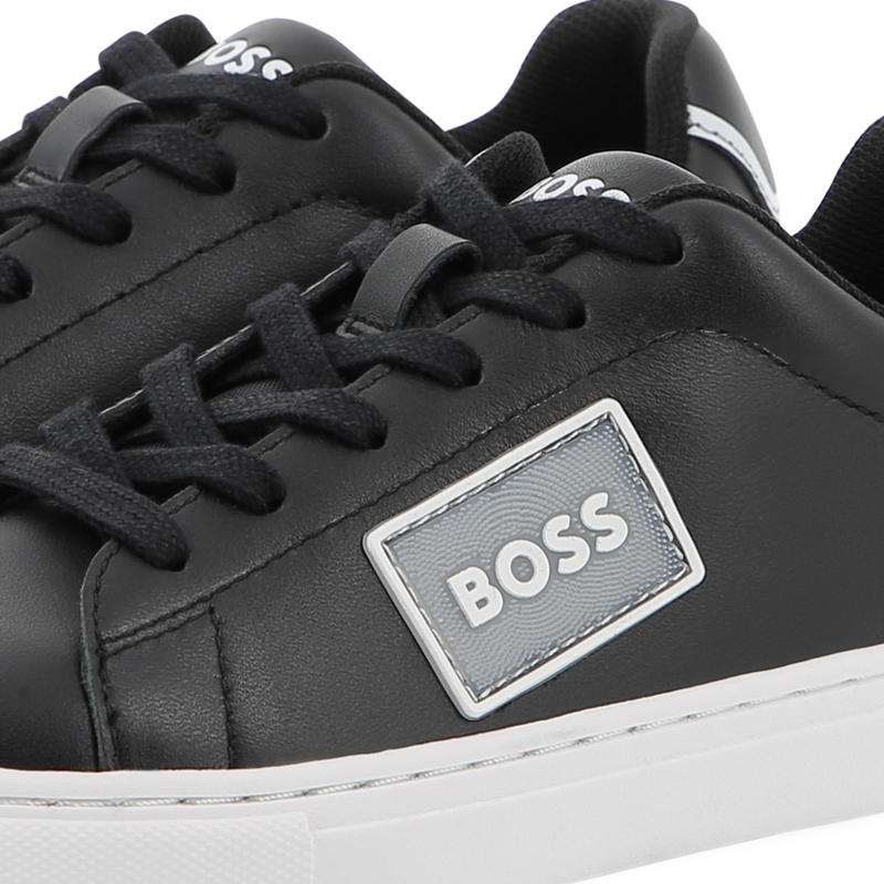 Tênis de couro bovino BOSS 
                    BOY