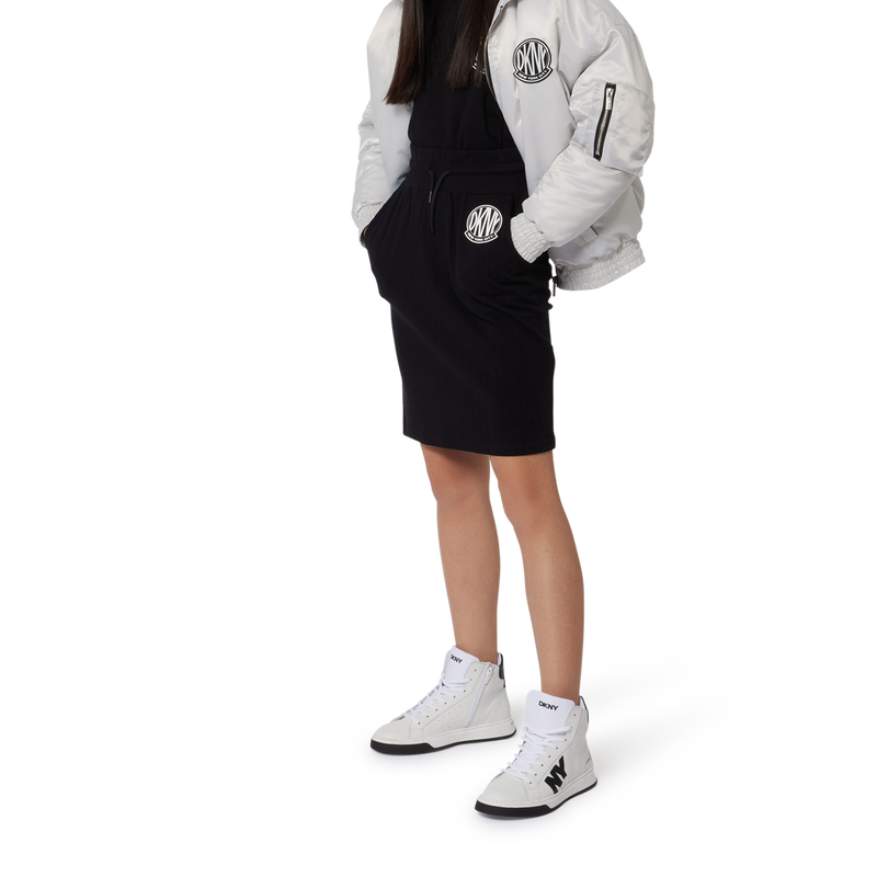 Bon&eacute; com log&oacute;tipo DKNY 
                        GIRL