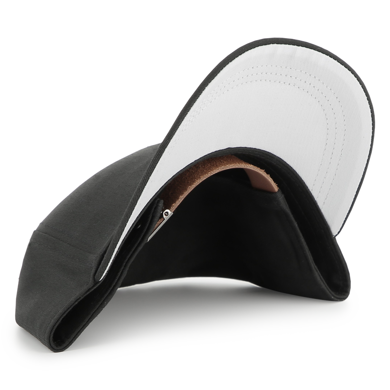 Bon&eacute; com fecho regul&aacute;vel BOSS 
                        BOY