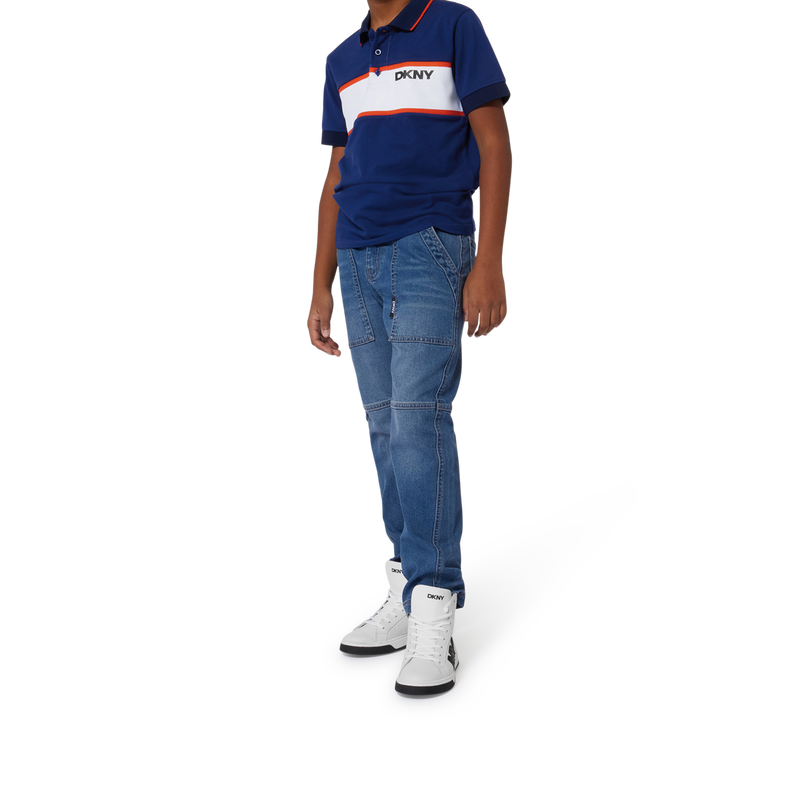 Cal&ccedil;as de ganga com 4 bolsos DKNY 
                        UNISEX