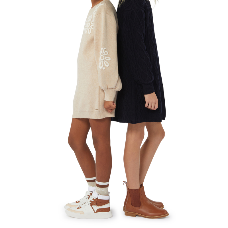 Sapatilhas em pele CHLOE 
                        GIRL