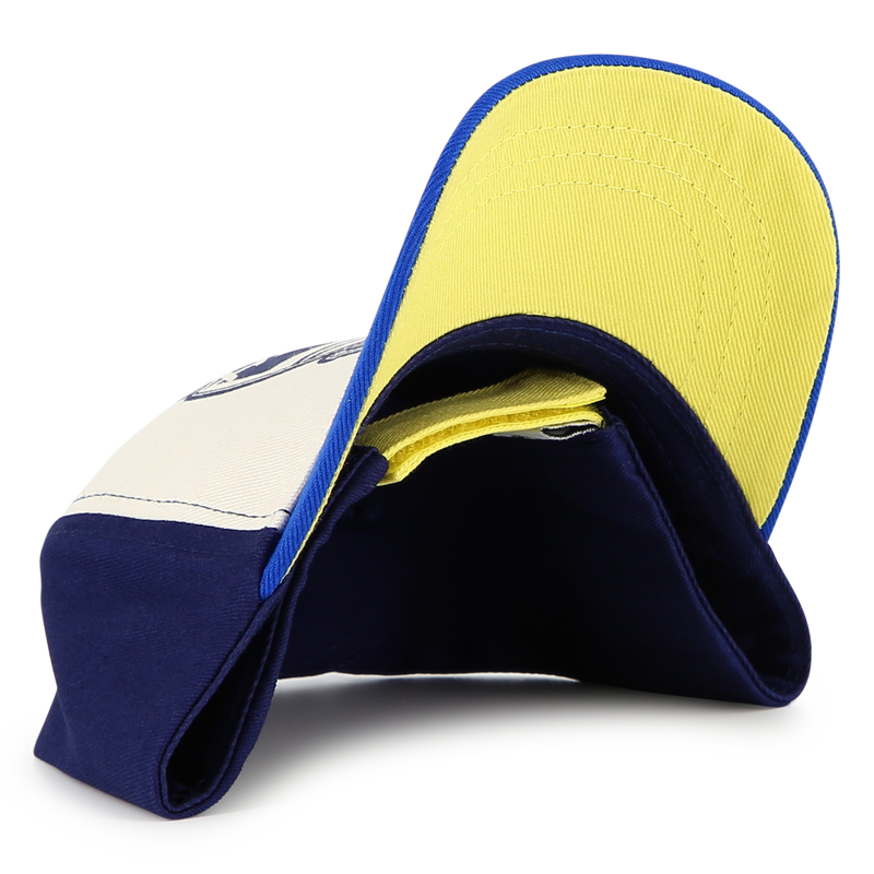 Bon&eacute; tricolor com velcro TIMBERLAND 
                        MENINO