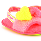 Chinelos em malha polar BILLIEBLUSH 
                    GIRL