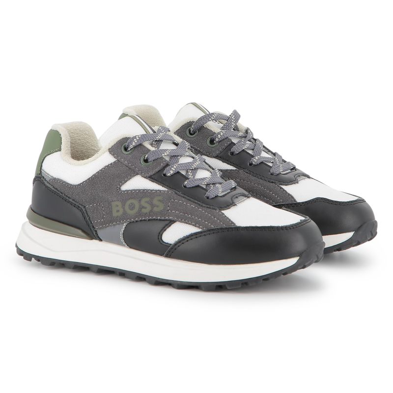 T&ecirc;nis com cadar&ccedil;o BOSS 
                        BOY