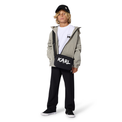 TAMPA COM FECHO AJUST&Aacute;VEL KARL LAGERFELD KIDS BOY