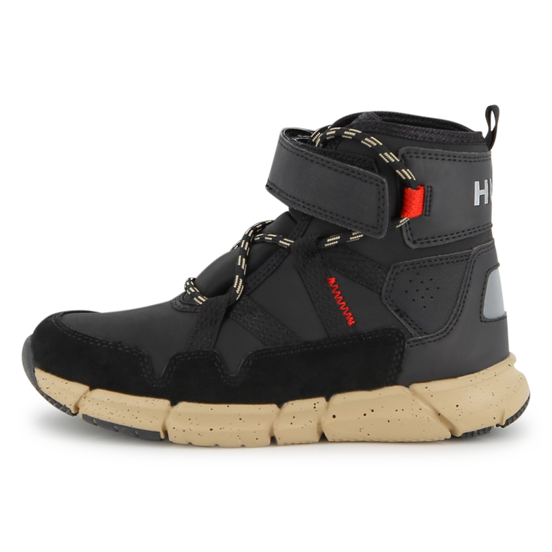 Botins com atacadores HUGO 
                    BOY
