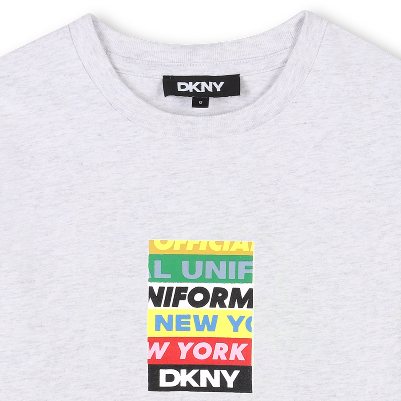 T-shirt de manga curta DKNY 
                        BOY