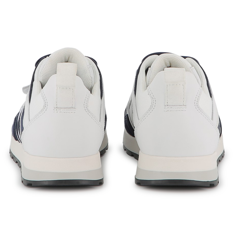 T&ecirc;nis com cadar&ccedil;o BOSS 
                        BOY