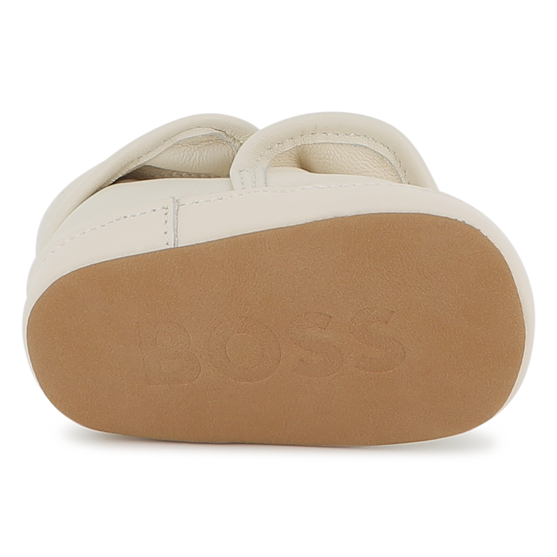 Chinelos de pele de carneiro macia BOSS 
                    UNISEX