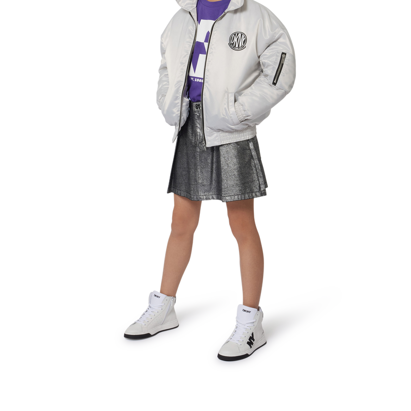 T&eacute;nis em couro com atacadores DKNY 
                        UNISEX