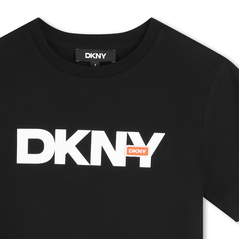 T-shirt de manga curta DKNY 
                        UNISEX