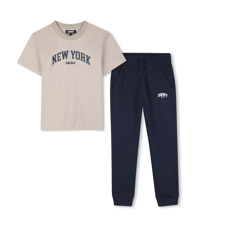 Conjunto de camiseta e cal&ccedil;a DKNY 
                        MENINO