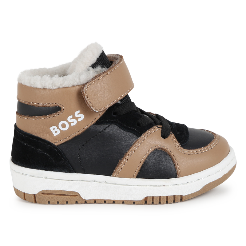 Sapatilhas velcro e atacadores BOSS 
                    BOY