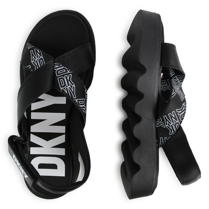 Sandálias de couro com velcro DKNY 
                    GIRL
