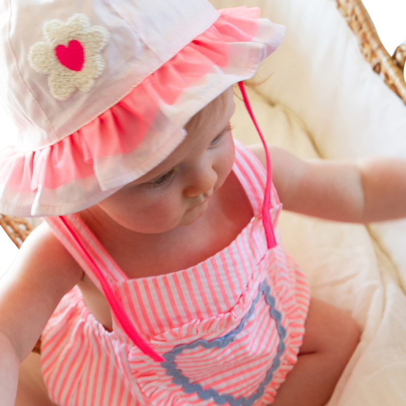 CHAP&Eacute;U COM GATHERS BILLIEBLUSH 
                        GIRL