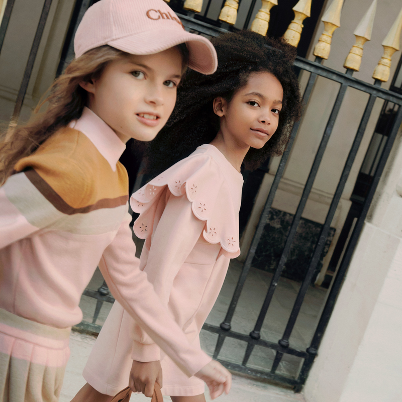 Vestido de molet&atilde;o com folhos CHLOE 
                        GIRL