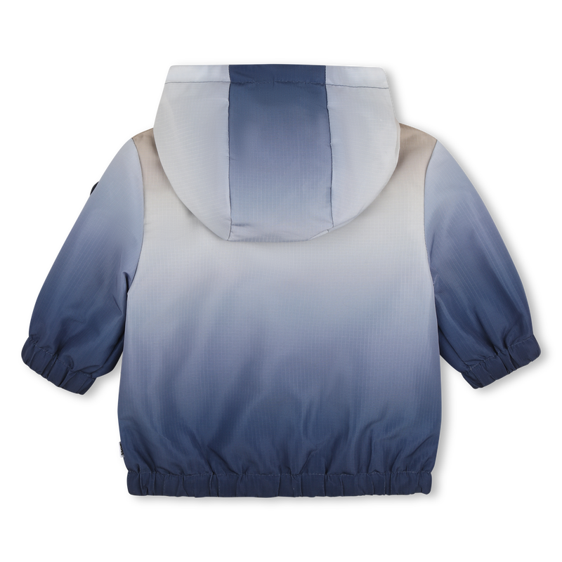 CORTA-VENTO COM CAPUZ BOSS 
                        BOY