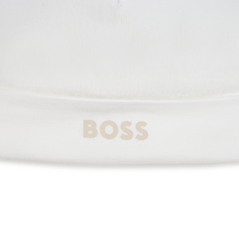 Touca recém-nascido em veludo BOSS 
                    UNISEX